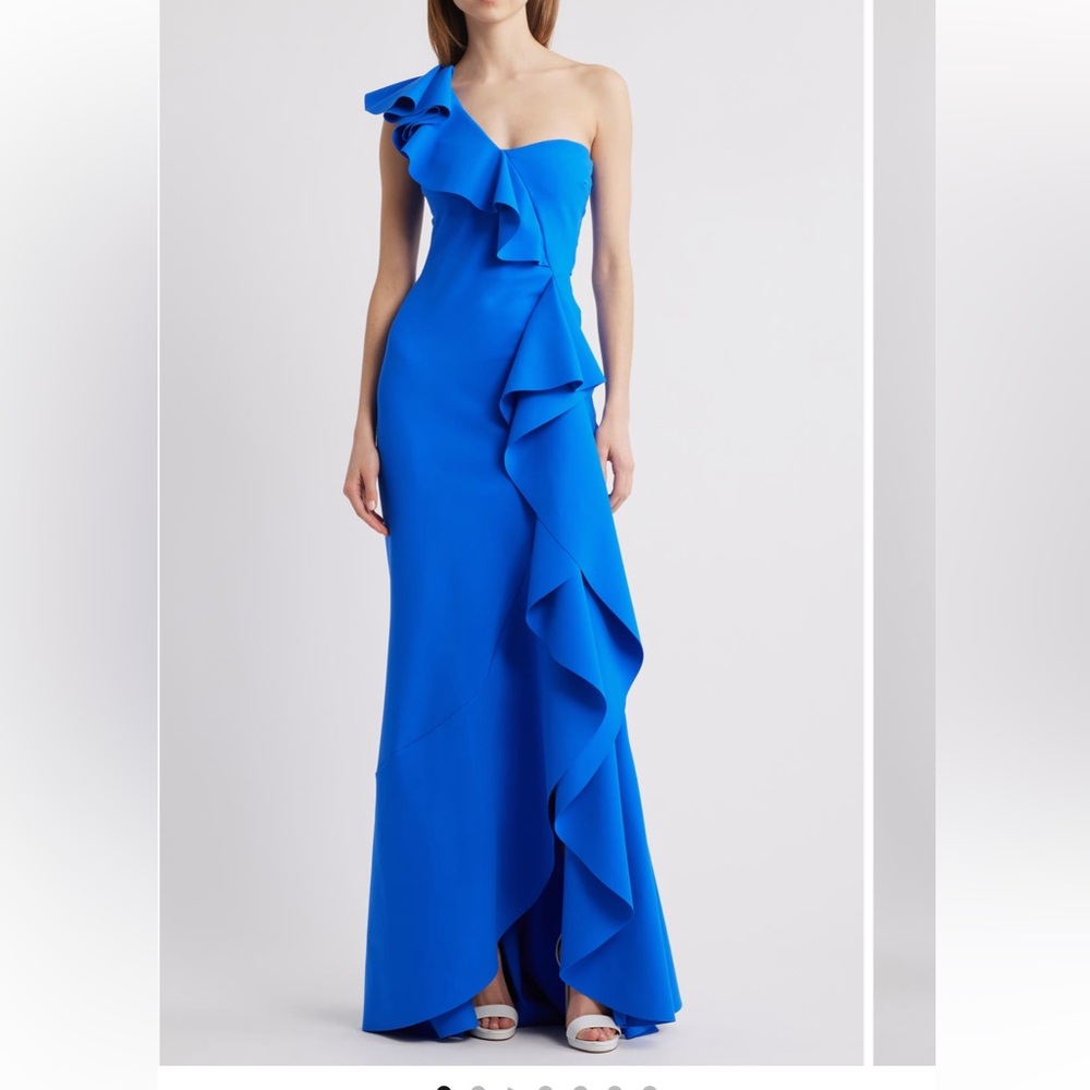 Chiara boni la petite robe Kafu One-Shoulder Ruffle Gown